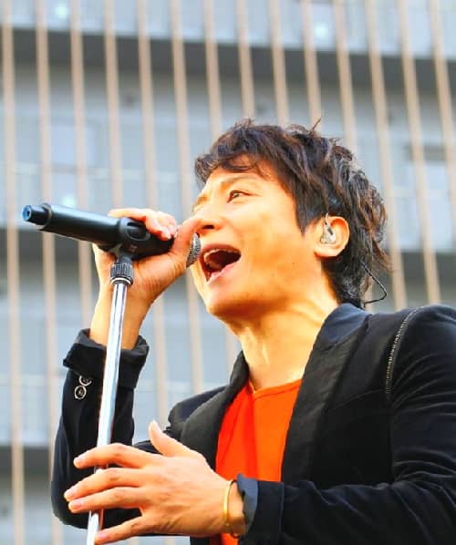 ポルノグラフィティー　今宵、月が見えずともは高い声の練習になる曲。