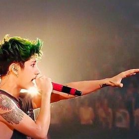 ONE OK ROCK 未完成交響曲 細くて高くて鋭い声をイメージ。