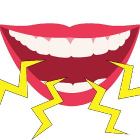 アゴを左右対称で真っすぐ開けると声良くなる。
