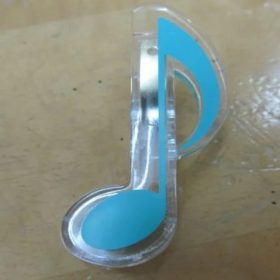 ボイトレレッスンで楽譜を固定する音符型のクリップ購入。