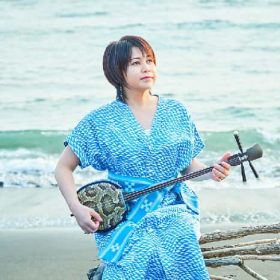 夏川りみ フルサト 伸びやかで爽やかな声質で真っすぐな歌い方でした。