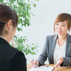 銀行窓口での営業トークの話し方レッスン