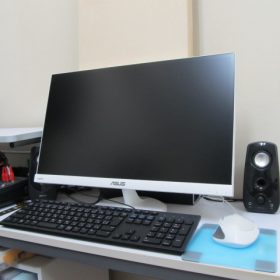 ボイトレ教室の新しいＰＣはカラオケ鳴らして音楽鳴らす。