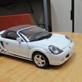 涙が出るほど感動した生徒さんからのプレゼントは自分の車のプラモデル。