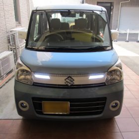 休みの日は音楽と全く違う事をする。車のダイライトを自分でつけてみた。