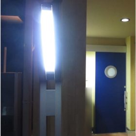 教室の外灯のLED化。 長持ちで明るいので良いでしょう。