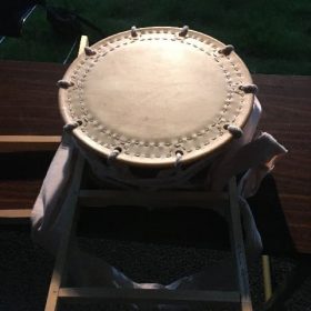 締め太鼓をさげる為の木の枠作成。