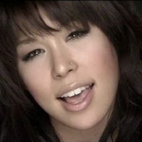 AI story 強い女性の曲。